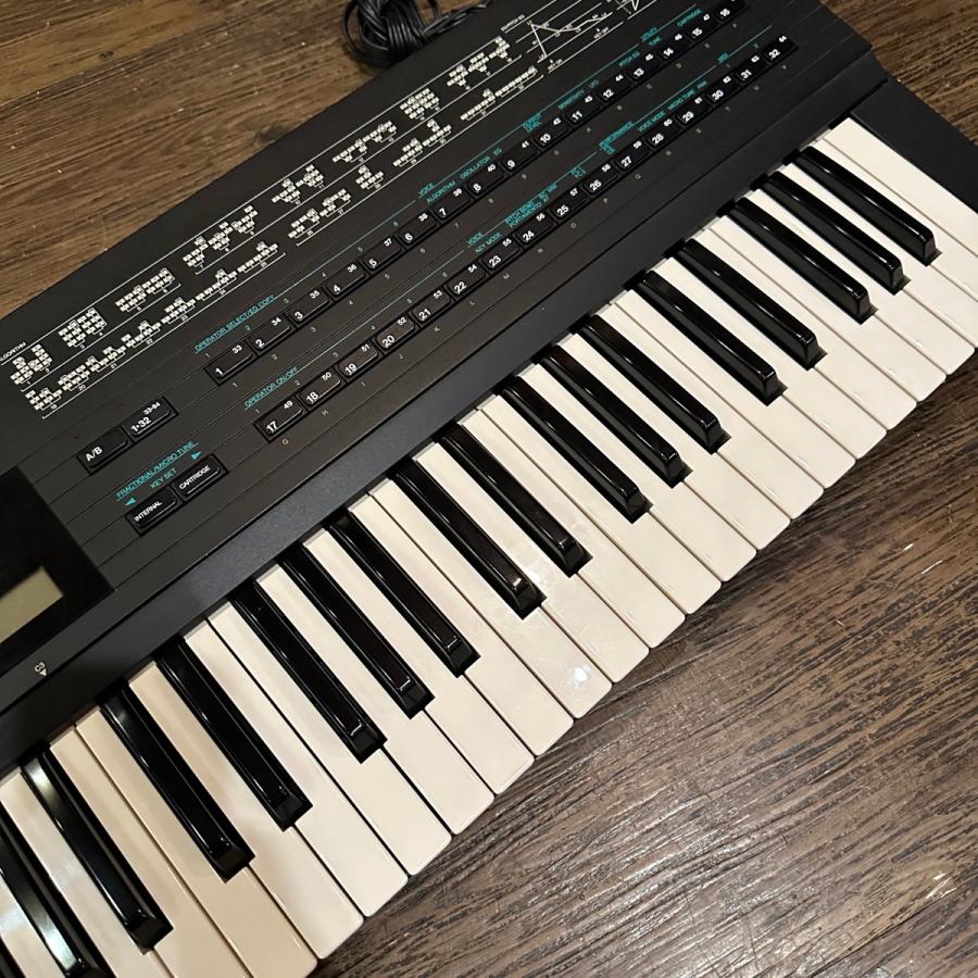 YAMAHA（ヤマハ） Yamaha DX7-IID Synthesizer シンセサイザー