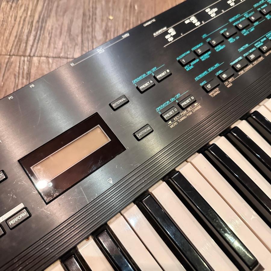 YAMAHA（ヤマハ） Yamaha V2 (DX11) Synthesizer Keyboard