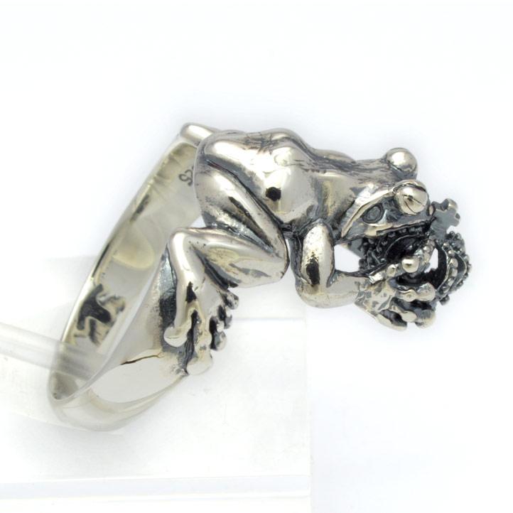 銀の蛙と王冠の指輪 カエルの王さまリング シルバー925 銀 silver925