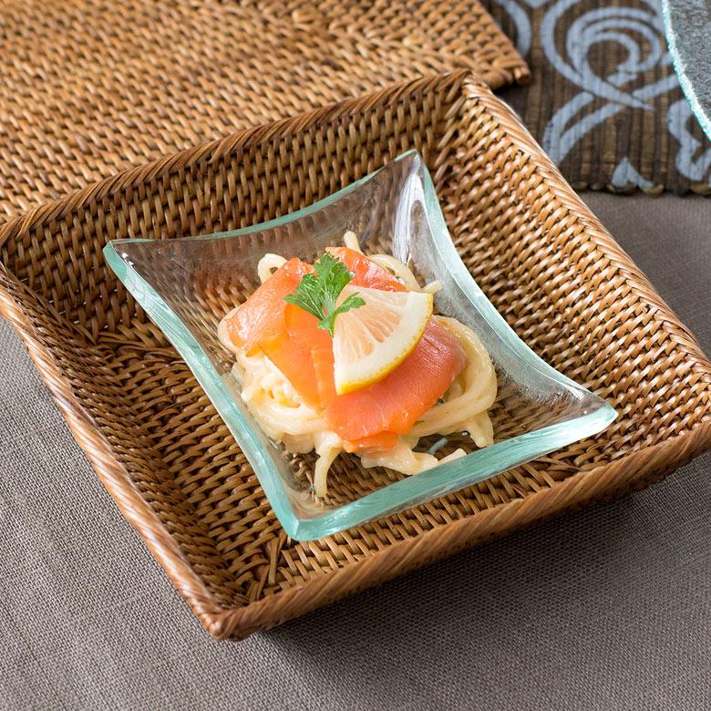 アジアン雑貨 ガラスで出来た四角いガラスプレート 食器 ガラス 皿