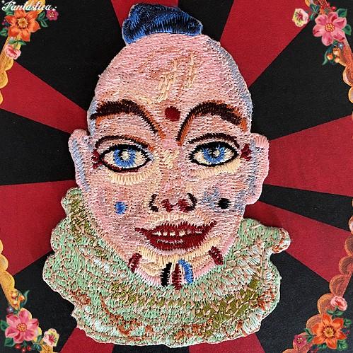ナタリー・レテ ビッグ・アップリケ サーカス・ピエロ 道化師の顔刺繍