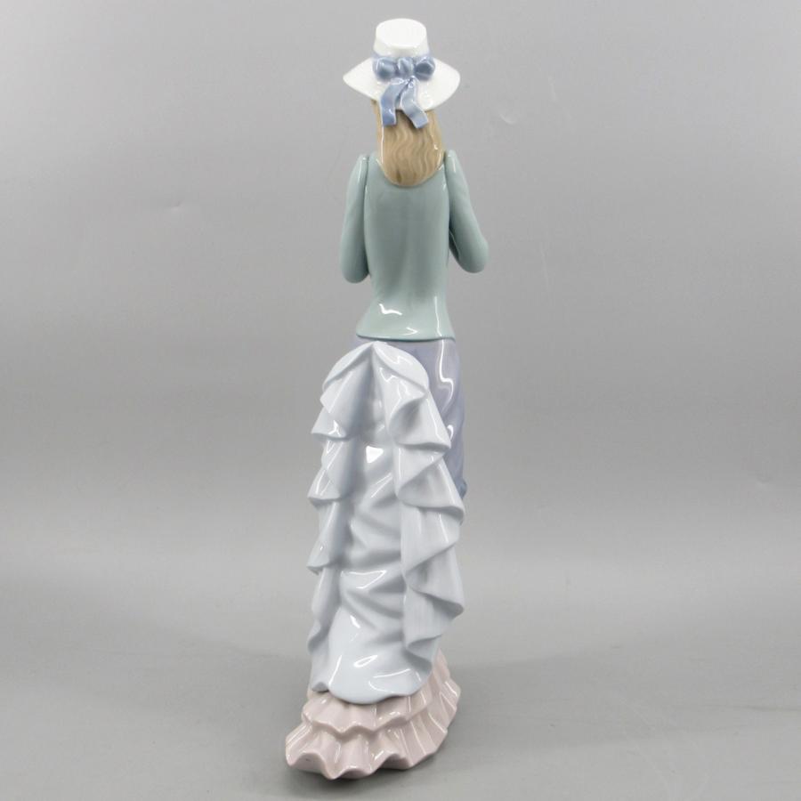 リヤドロ No.5000 「読書する貴婦人」箱付き Lladro/陶器/フィギュリン
