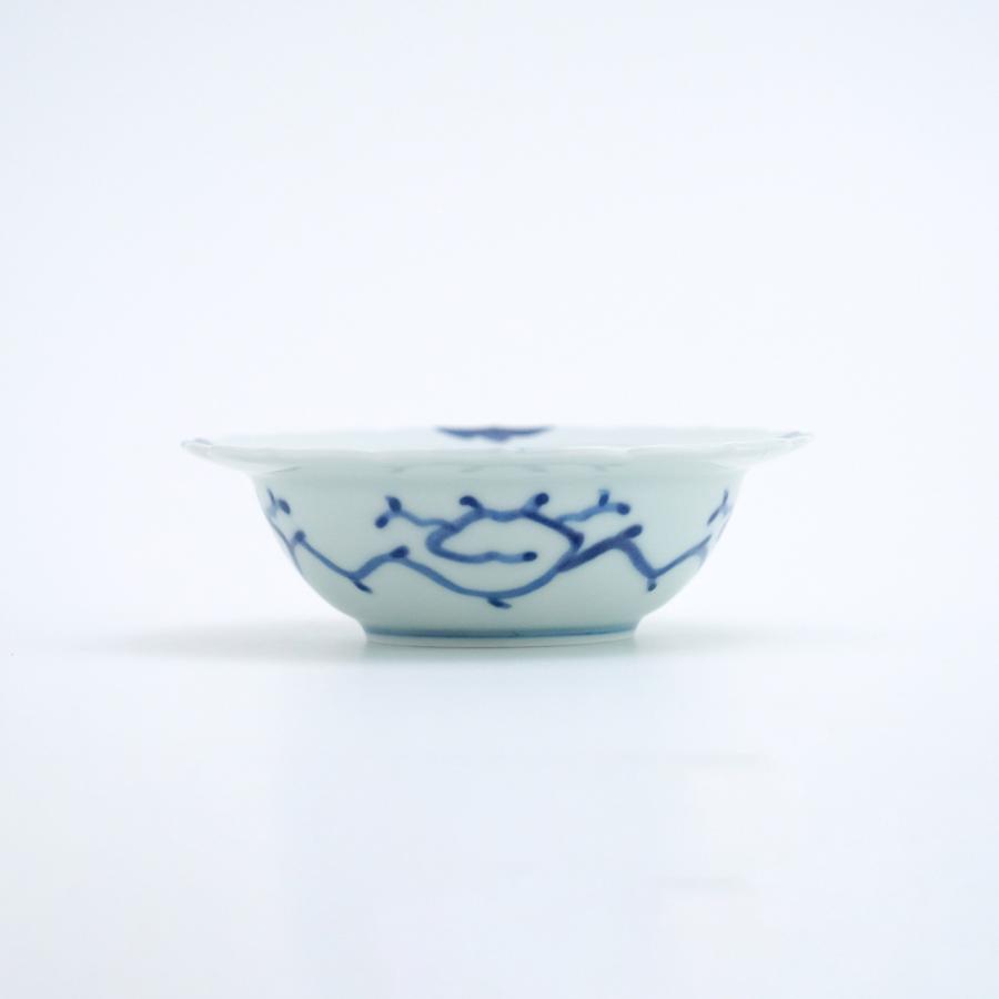 有田焼 取り鉢 染付伊万里牡丹紋13cm輪花小鉢【福珠窯（有田焼窯元