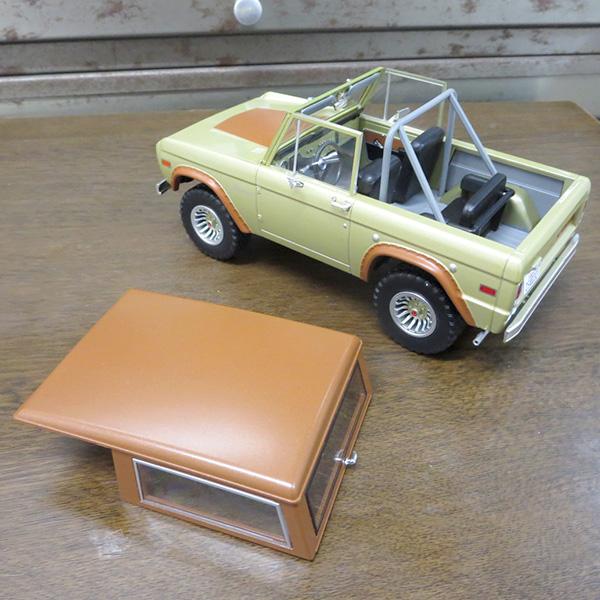 グリーンライト ロスト ミニカー 1/24 グリンライト LOST 1970 Ford