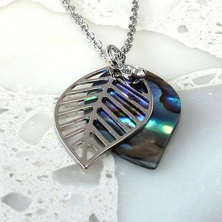 シェルアクセサリー リーフ 透かしモチーフ ネックレス アバロンシェル