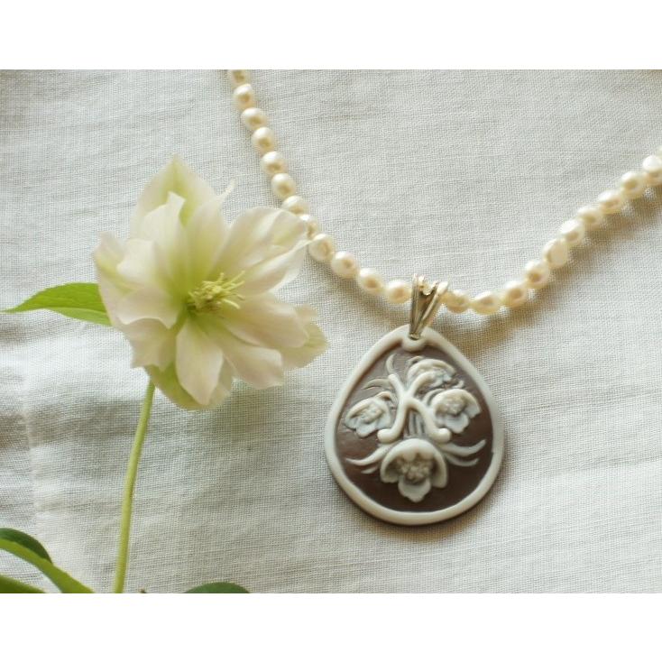 現品）カメオのネックレス クリスマスローズの Tear drop【へレボルス