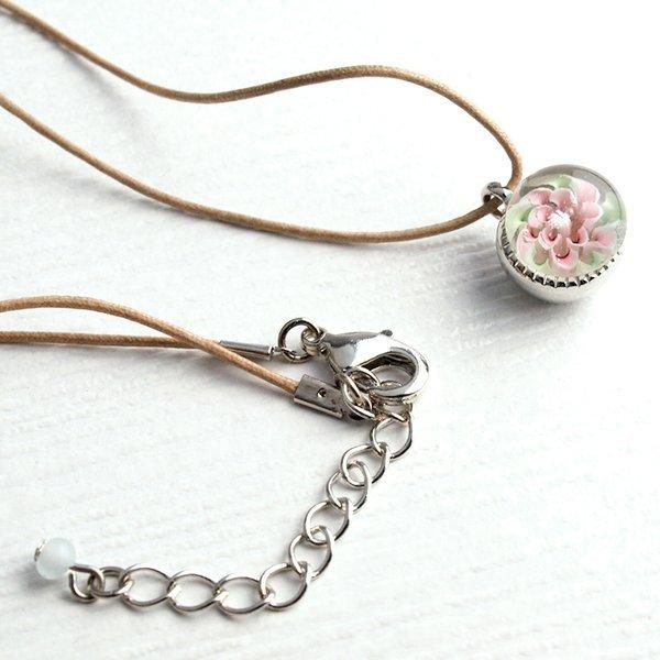 定形外」「桐箱つき 花 しずく ネックレス 01」トンボ玉 ガラス