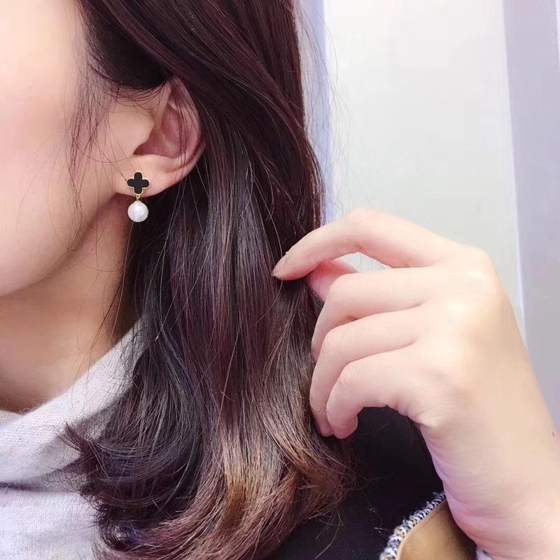 パールピアス クローバー ブラック ゴールド フラワー お花 ヴァンクリ