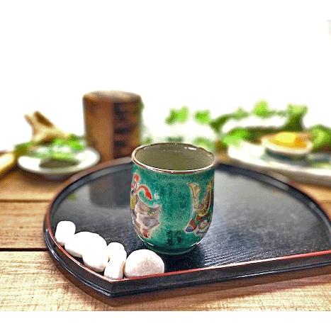 九谷焼 高級 陶磁器 湯呑 小 宝尽くし緑塗り 中裏絵(Kutani teacup