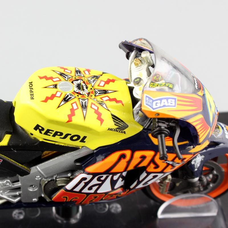 ixo MODELS 1:18 MOTO GP No.46 Valentino ROSSI HONDA RC211V