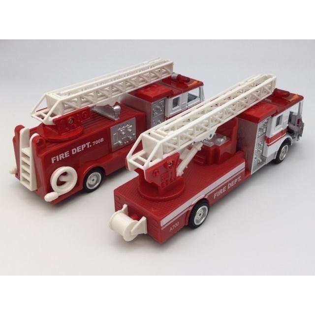 アメリカン消防車 お得な2台セット 白 サイレン音 パトライト点滅