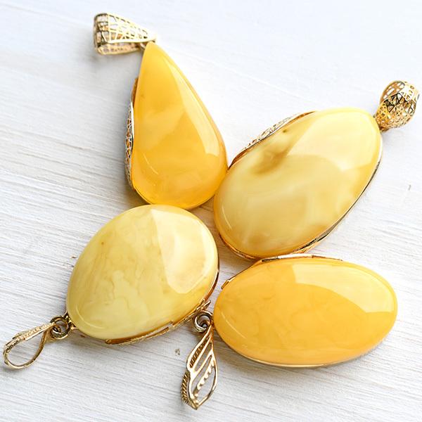 ロイヤルアンバー 琥珀 ペンダントトップ 希少な乳白色のゴージャスな