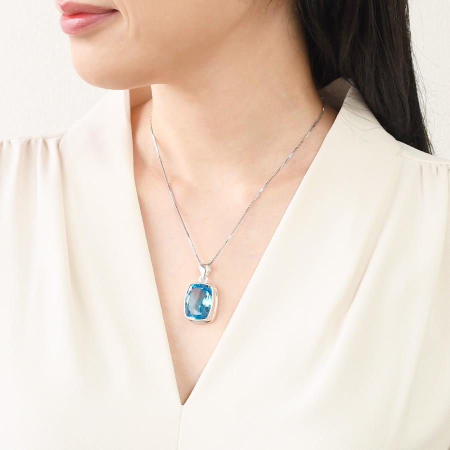 大粒 スイスブルートパーズ ペンダントトップ 深く美しい青が鮮烈に