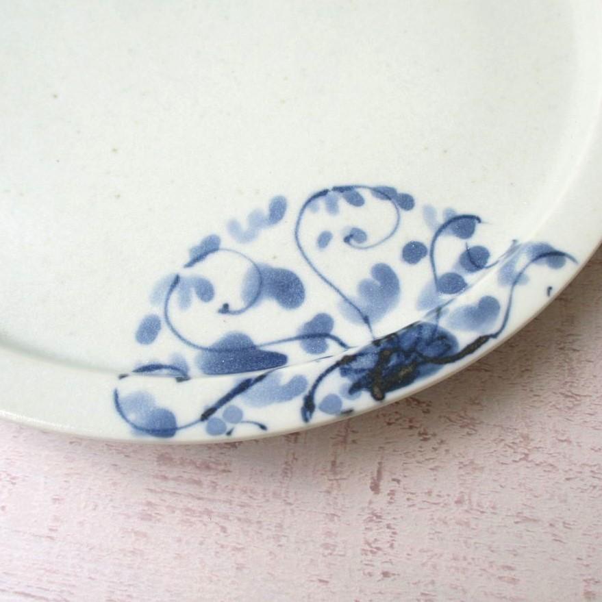 有田焼 お皿 丸皿 プレート 岡晋吾 染付 菊唐草7寸天平平皿 シンプル