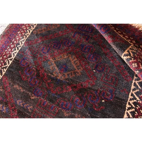 水の流れとサソリ模様 手織り絨毯 バルーチ族 118×81cm ラグ