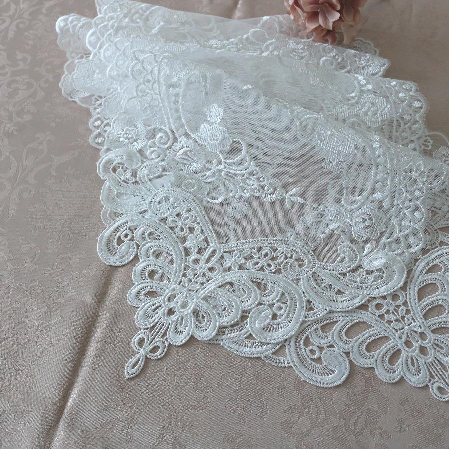 テーブルセンタークロス レース おしゃれ 花 刺繍 かわいい ランチョン