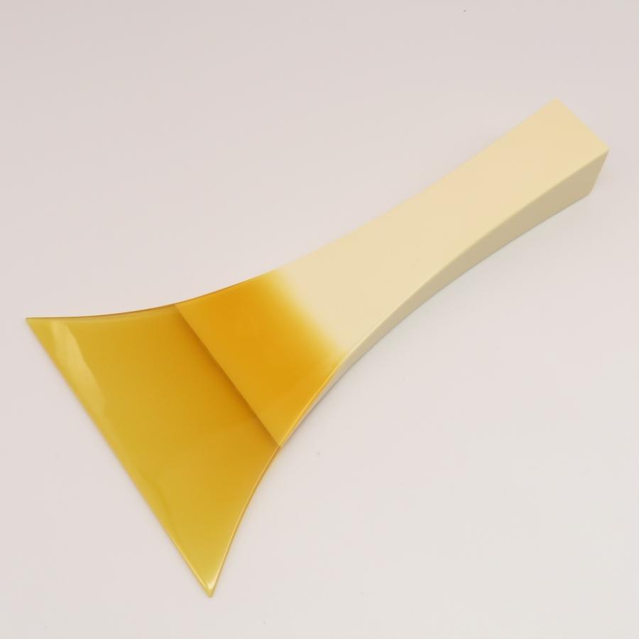 べっ甲部幅広厚み通常 高山謹製人工べっ甲撥No.8 津軽三味線用バチ