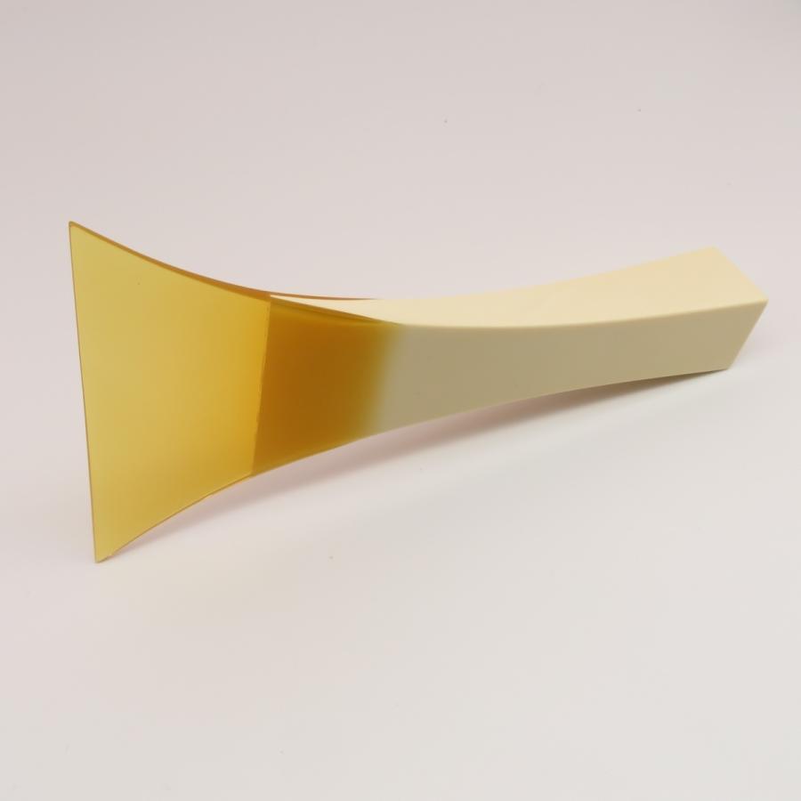 べっ甲部幅広厚み通常 高山謹製人工べっ甲撥No.8 津軽三味線用バチ