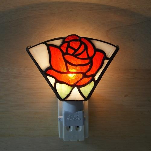 ステンドグラス フットライト お休みランプ・赤い薔薇（4面体