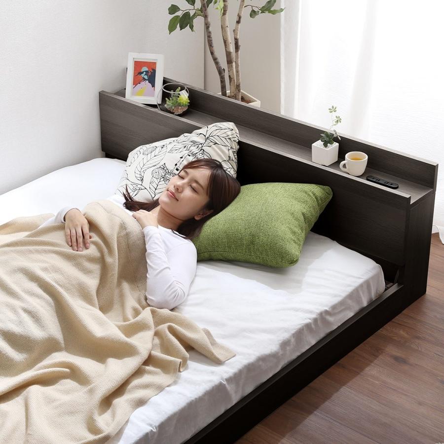 ニトリ（NITORI） セミダブル 宮・コンセント付き北欧調フロアベッド