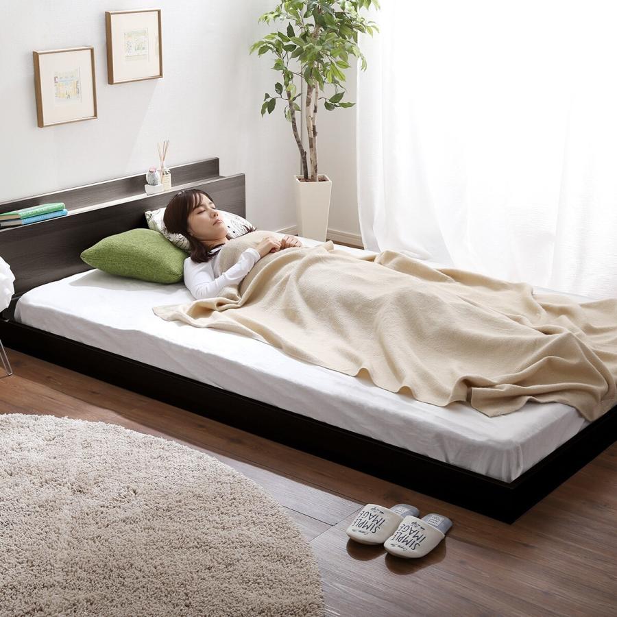 ニトリ（NITORI） セミダブル 宮・コンセント付き北欧調フロアベッド