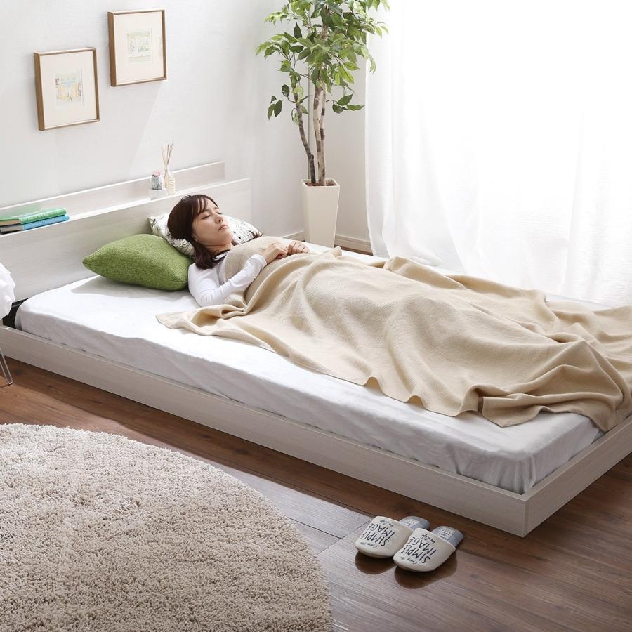 ニトリ（NITORI） ベッド セミダブル 宮・コンセント付き北欧調フロア