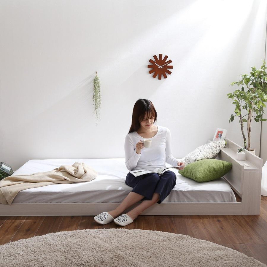 ニトリ（NITORI） ベッド セミダブル 宮・コンセント付き北欧調フロア