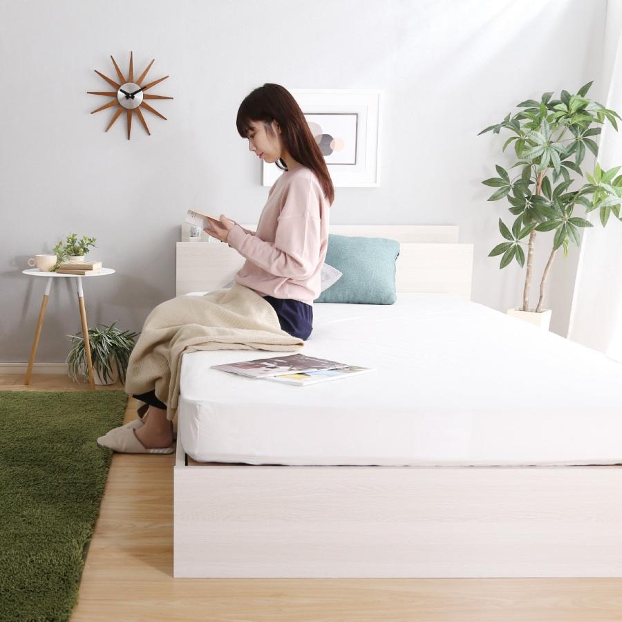 ニトリ（NITORI） ベッド ダブル 棚・コンセント付きチェストベッド