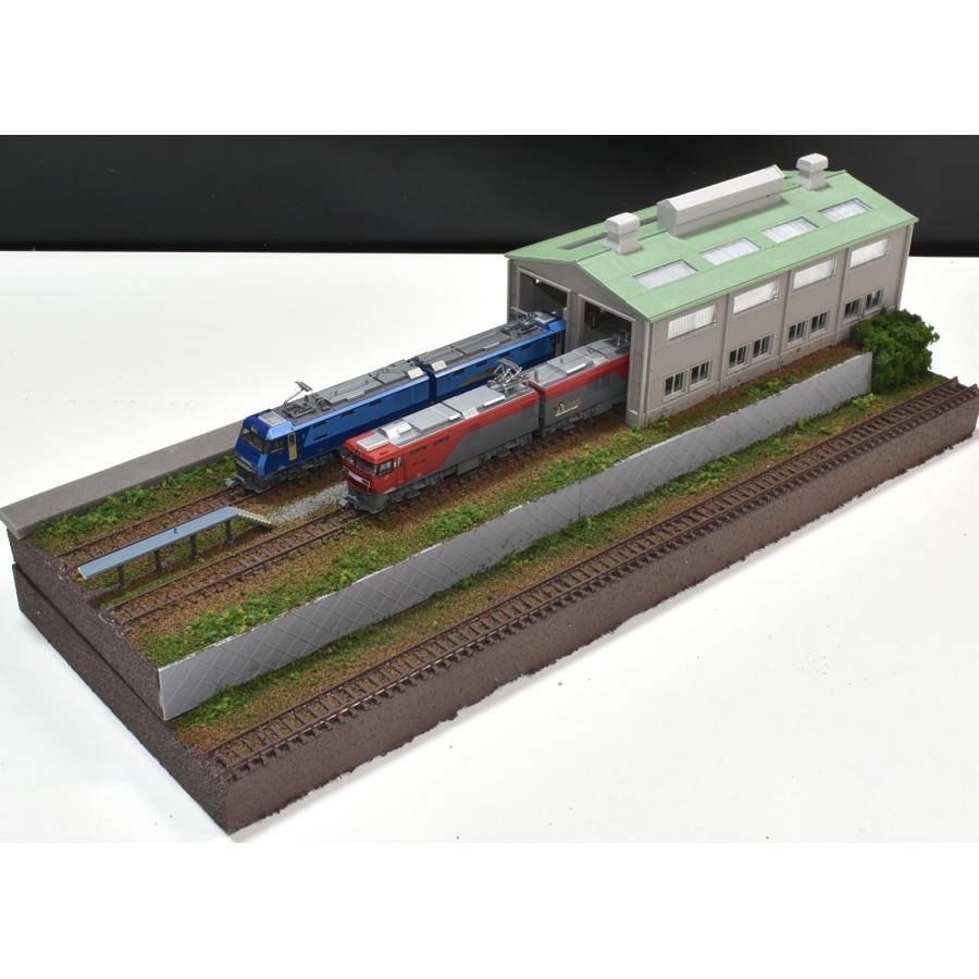 トミックス 鉄道模型ジオラマ展示台 40x15cm 複線機関庫と3線路(ひな壇