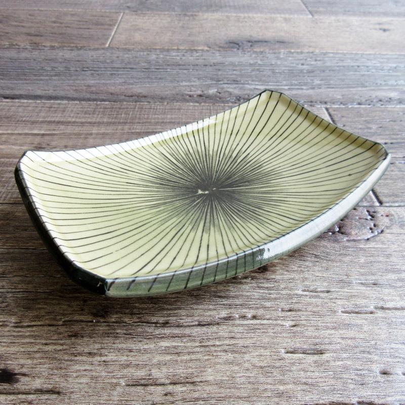 土灰釉十草 長角皿 18.5cm / 焼き物皿 お刺身 天ぷら 焼魚 卵焼き 梅柄