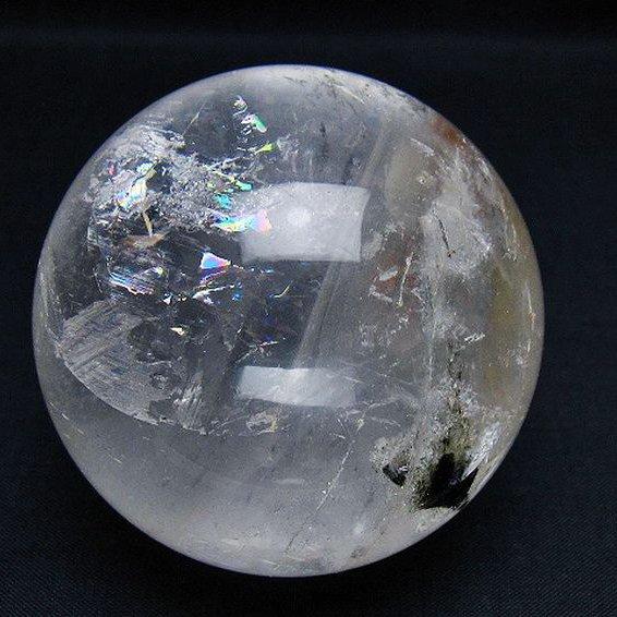虹入り ガーデンクォーツ（庭園水晶） 丸玉 68mm t100-4674 : 誠安