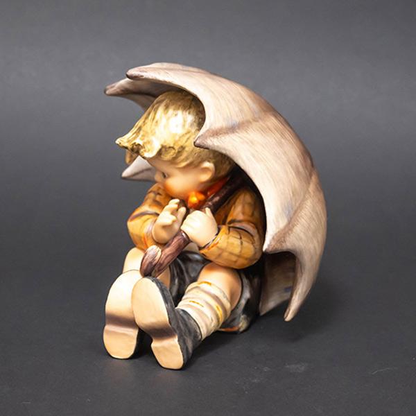 ゲーベル フンメル人形『Umbrella Boy（傘の少年）』 : SELECTORS