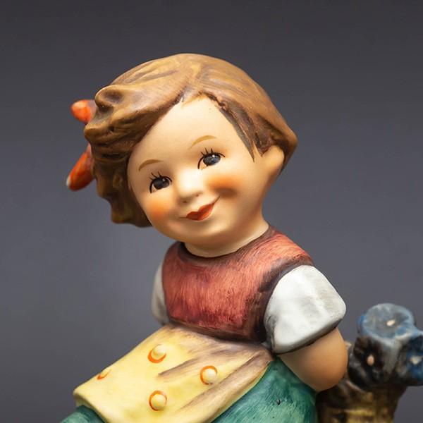 ゲーベル フンメル人形 『Bashful（恥ずかしがり屋さん