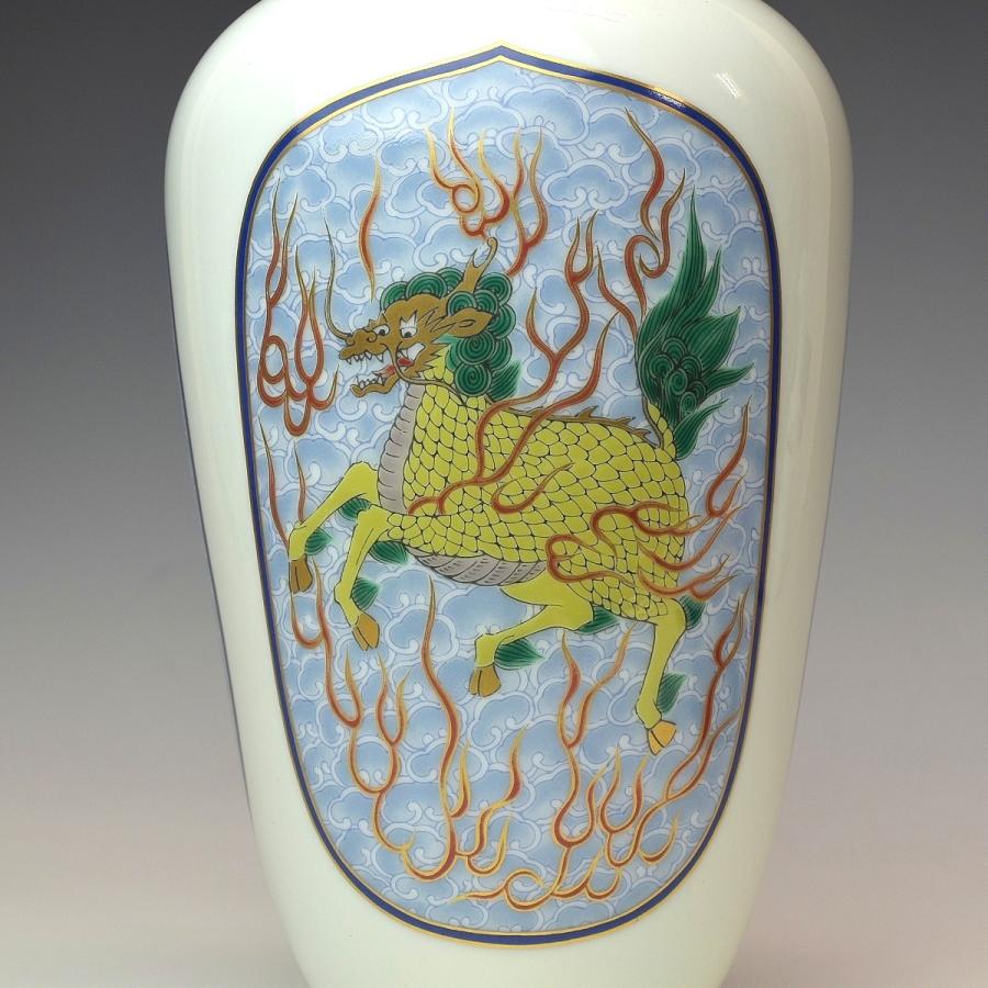 趣楽】 香蘭社謹製 色絵極彩地紋雲麒麟龍鳳凰図花瓶 高さ24cm 共箱