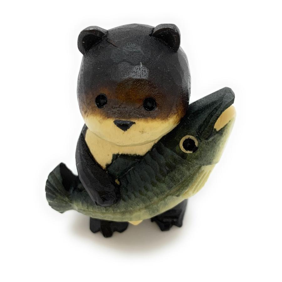 木製クマと魚の置物 木製クマと魚の彫刻 置物 - メルカリ