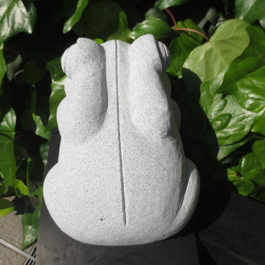 かえる カエル 全長33cm 置物 置き物 雑貨 御影石のオブジェ 庭先 玄関