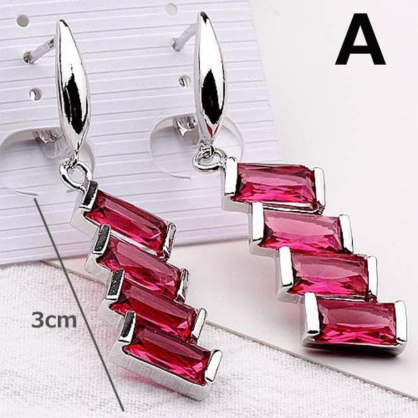 ワンコインセール スワロクリスタルピアス ドロップピアス 揺れる