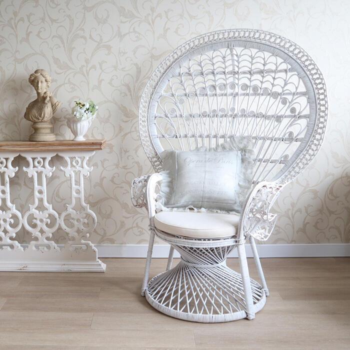 籐編み ピーコックチェア ホワイト ラタン チェア ディスプレイ