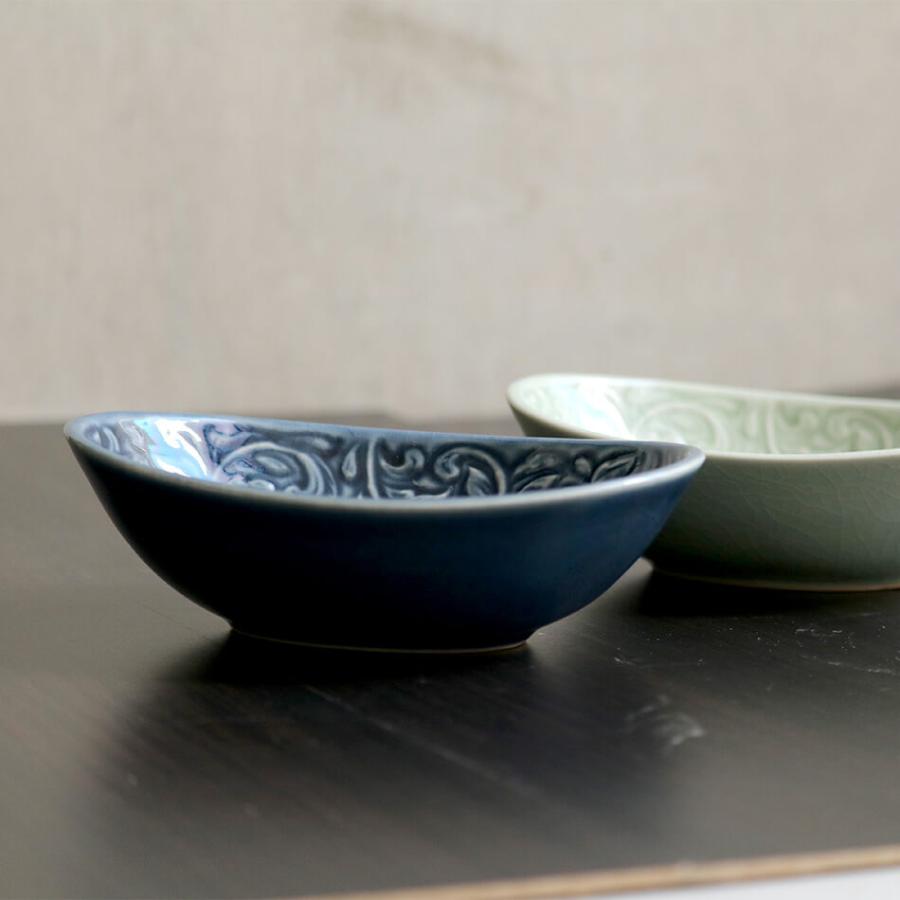 楕円鉢 花柄のお皿 タイ セラドン焼 セラドン焼き タイ王国 焼き物