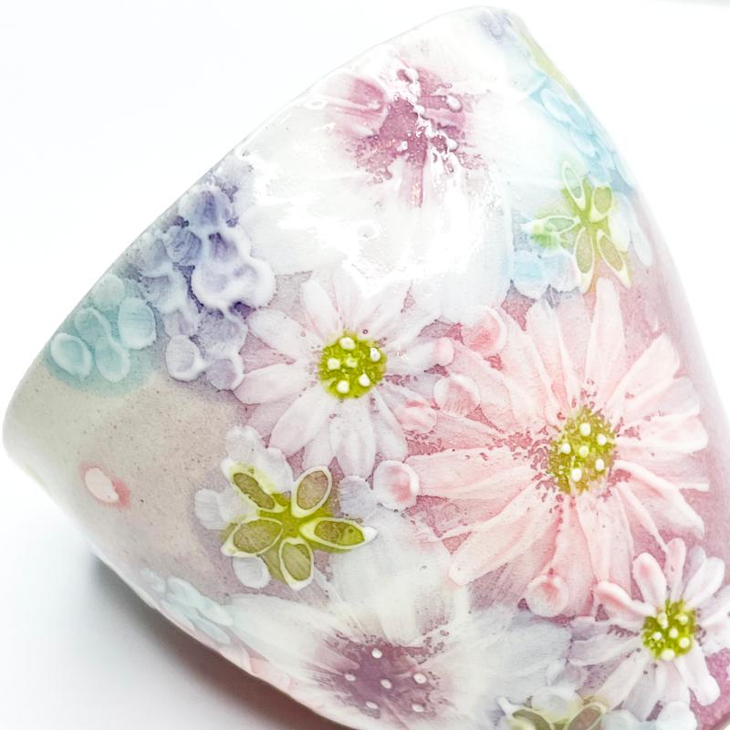 工房ゆずりは 湯呑茶碗 色彩花 瀬戸焼 花柄 優しい感性 女性だけの工房