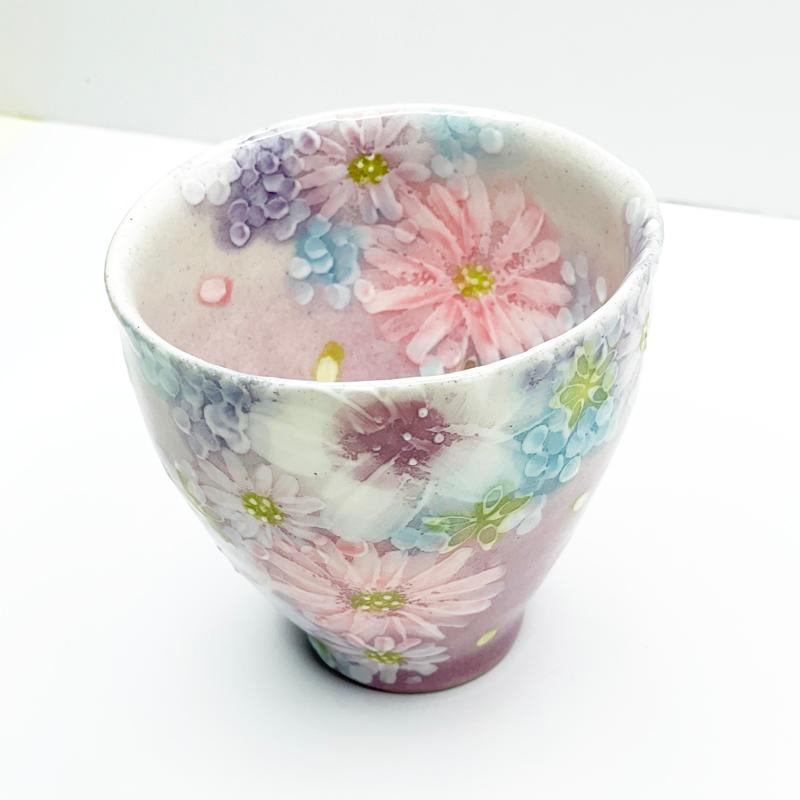 工房ゆずりは 湯呑茶碗 色彩花 瀬戸焼 花柄 優しい感性 女性だけの工房