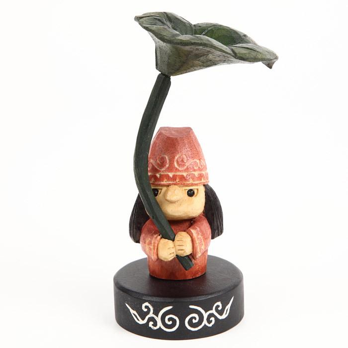 木彫り民芸品 幸せを呼ぶ小人の神さま コロポックル 台座付き 娘