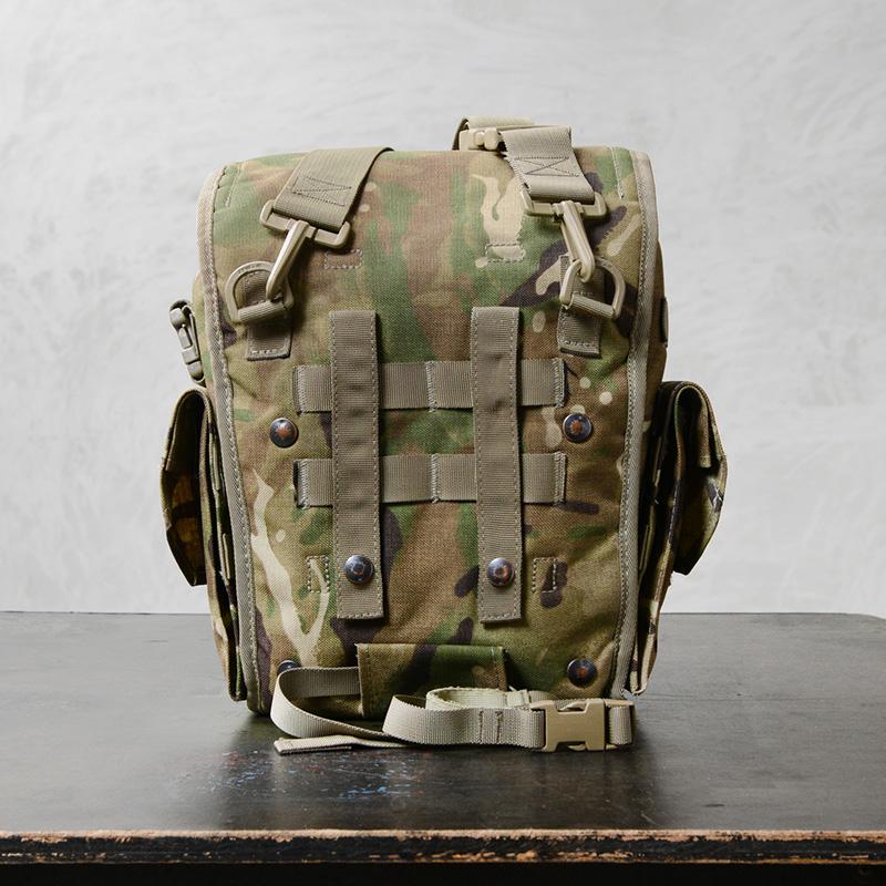 MILITARY（ミリタリー） 実物 USED イギリス軍 ガスマスクバッグ