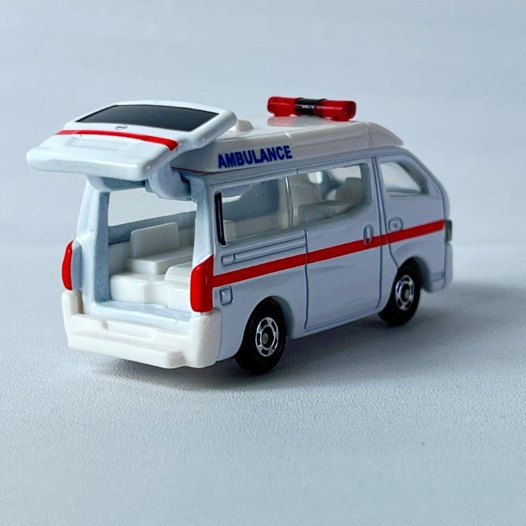 トミカ 救急車 セット 緊急車両 タカラトミー ミニカー 3種類 No.18