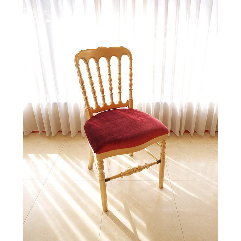 ナポレオンチェア ゴールド色 赤いベルベット マリーアントワネットの