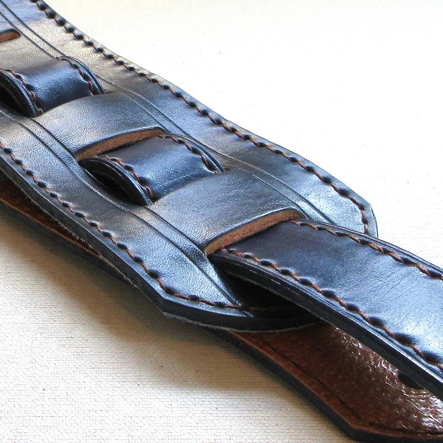 本革製ギター・ストラップ（ネイビー／コンチョ） : WIZARD LEATHER