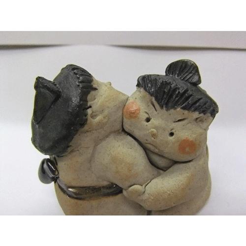 手作りの陶人形 力士 おすもうさん 組み手 縁起 癒し瀬戸焼人形 : 日本