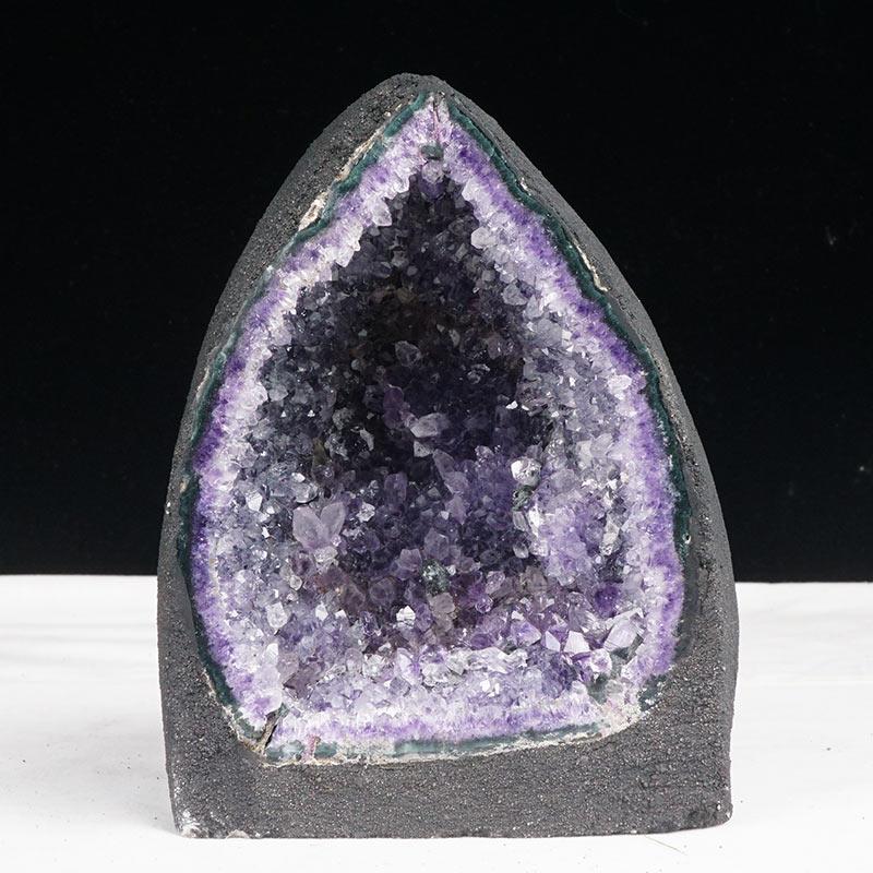 1.6Kg アメジストドーム ウルグアイ産 原石 置物 アメジスト ドーム
