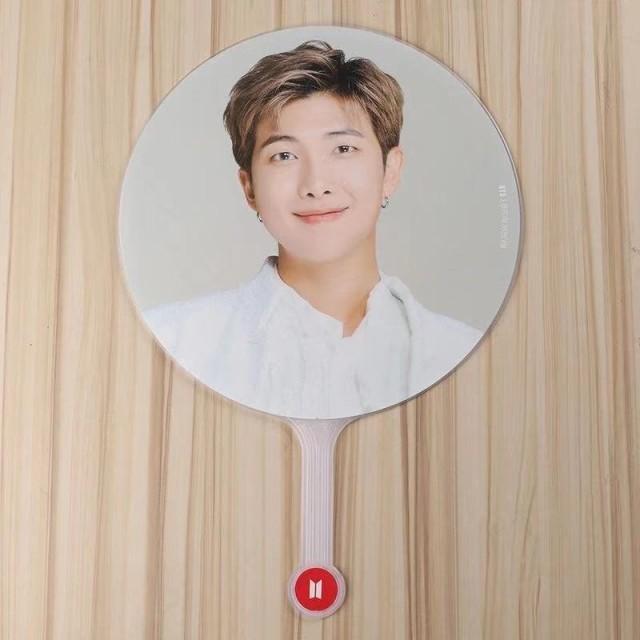 送料無料 BTSグッズ うちわ 団扇 防弾少年団 写真 応援グッズ SPEAK