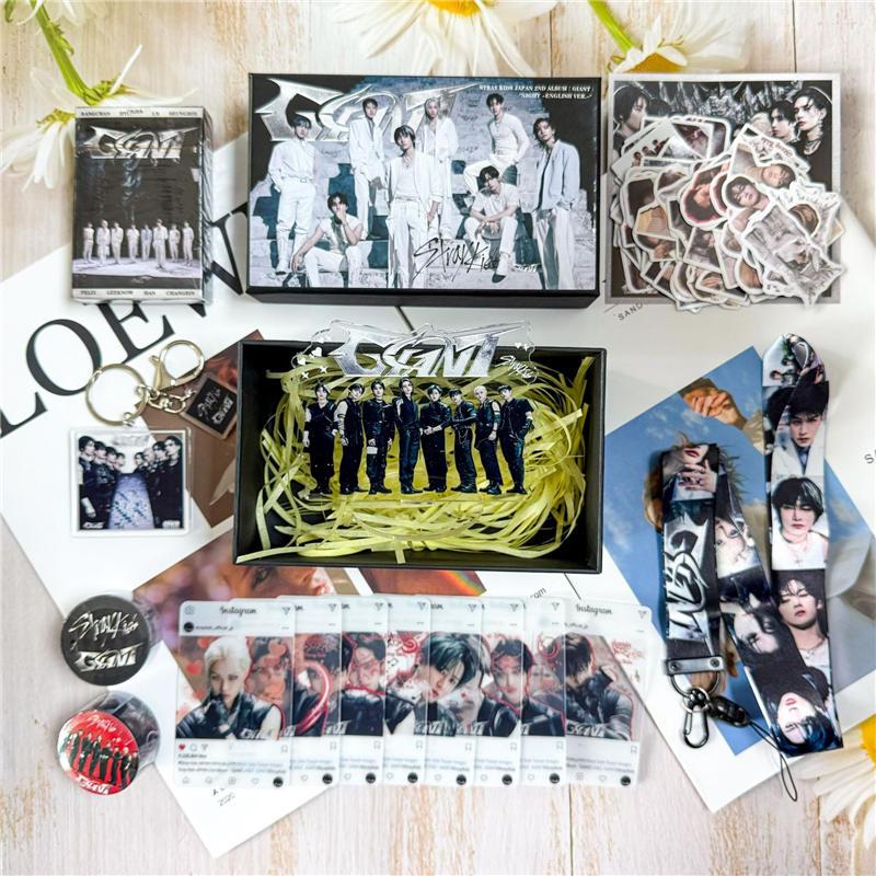 Stray Kidsグッズ ギフトボックス フォトカード GIANT テープ セット